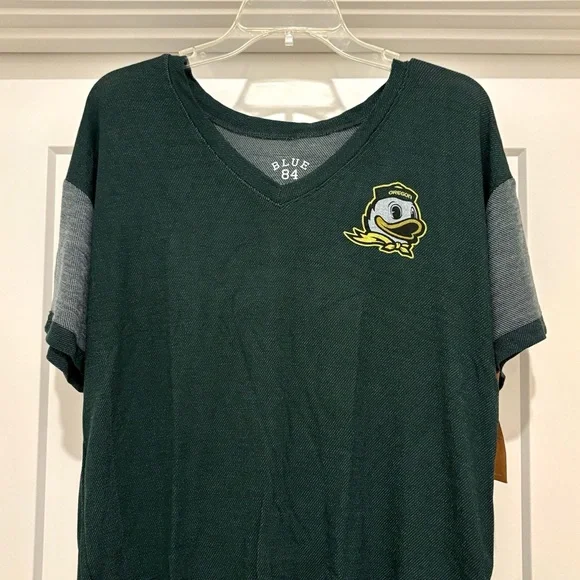 NWT [Blue 84] Oregon Ducks NCAA Short-Sleeved High Low T-Shirt Green Women’s L - Picture 3 of 8